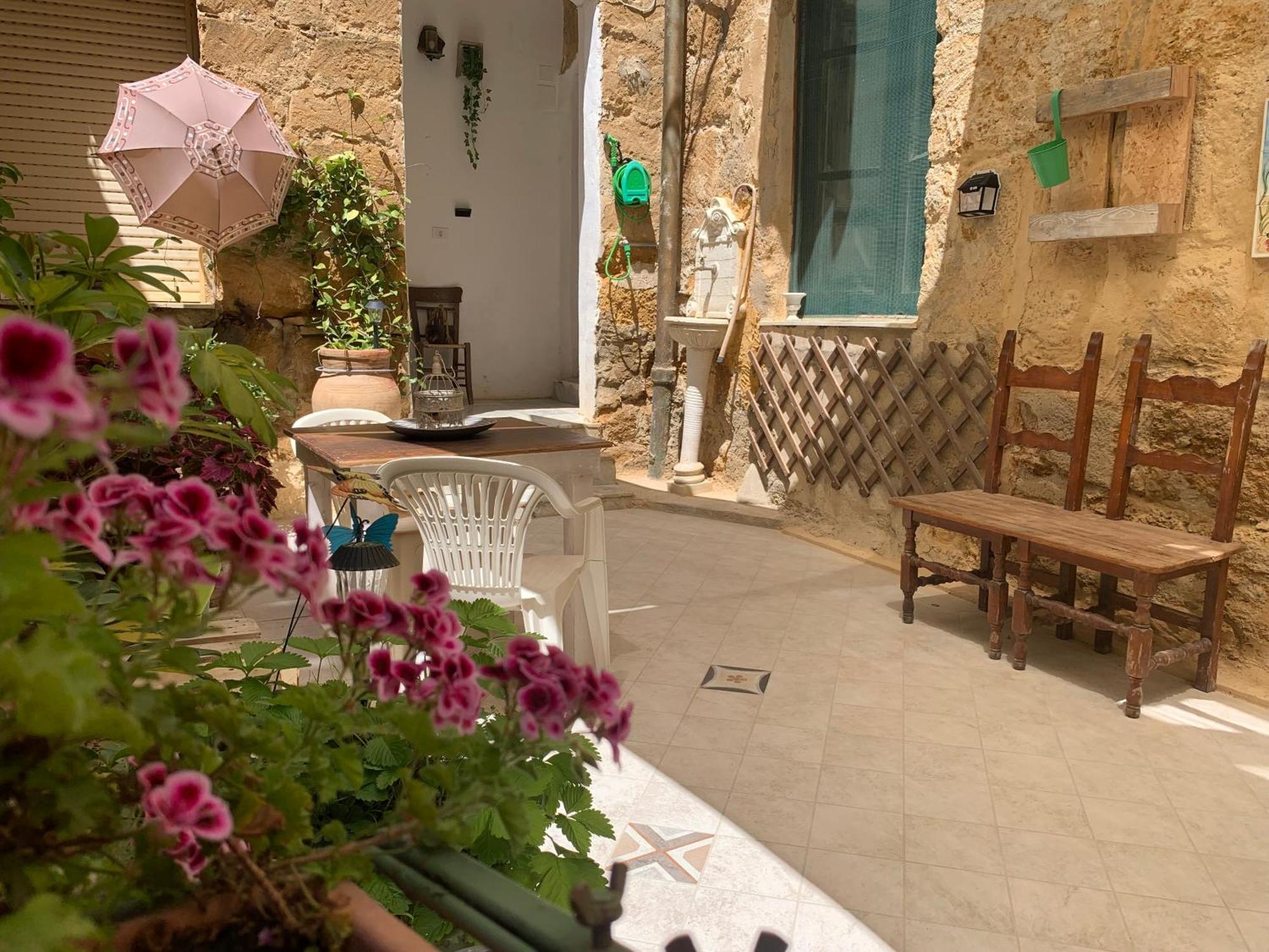Il Vecchio Cortile Apartment Агридженто Екстериор снимка